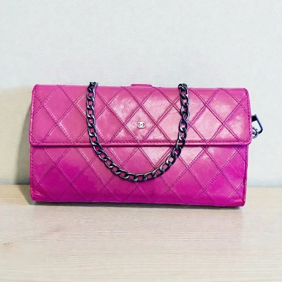 CHANEL Quilted Wallet - Picture 7 of 12
